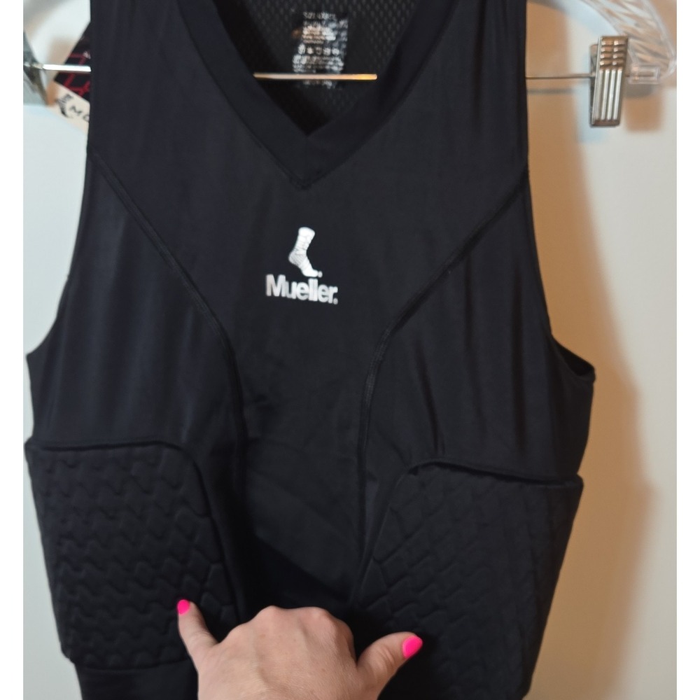 Mueller Diamond‎ Pad 3 Pad Sleeveless Shirt, Black Large, Padded Chest, Football